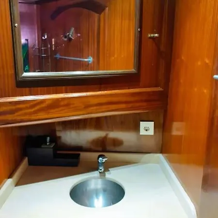 Botel Adara Yacht - Big Turkish Gulet Barcelona