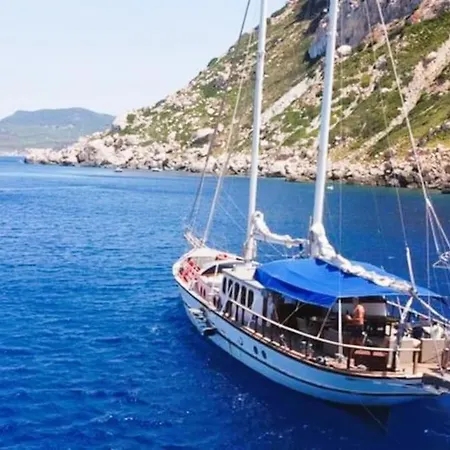 Botel Adara Yacht - Big Turkish Gulet *