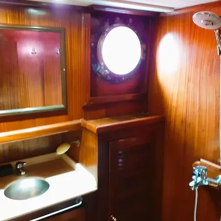 Botel Adara Yacht - Big Turkish Gulet *