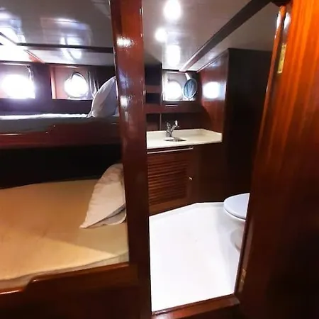 Botel Adara Yacht - Big Turkish Gulet