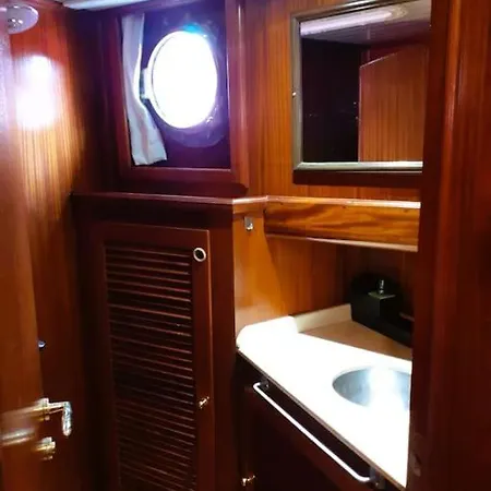 Botel Adara Yacht - Big Turkish Gulet